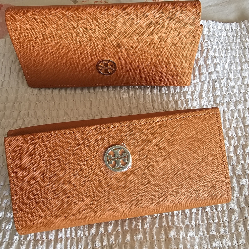 Tory burch glasses case